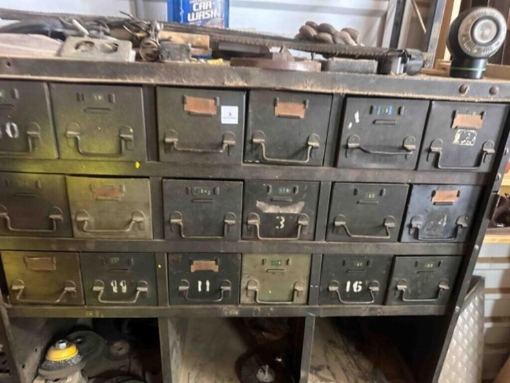 metal-storage-cabinet-image-2