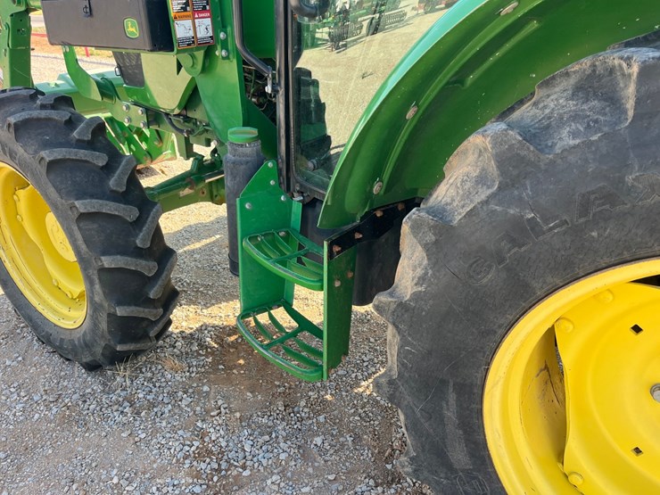 2019-john-deere-5075e-image-14