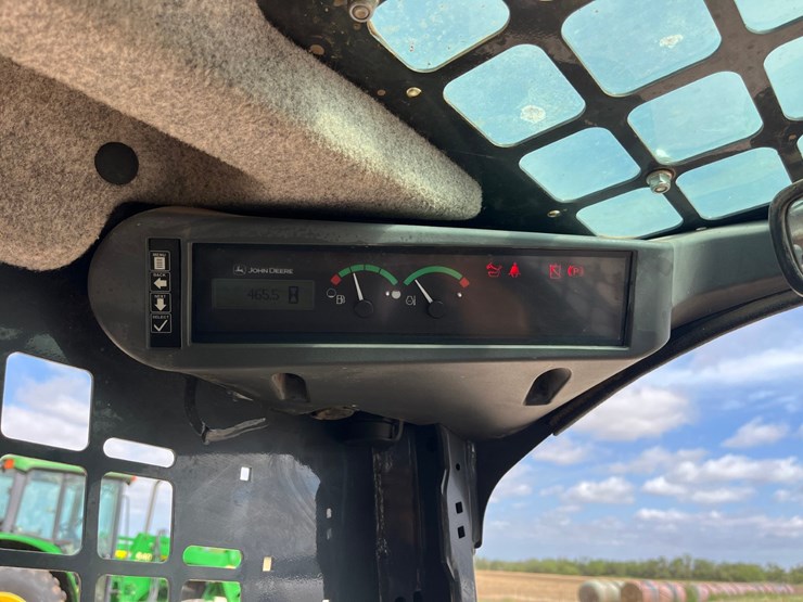 2018-deere-317g-image-21