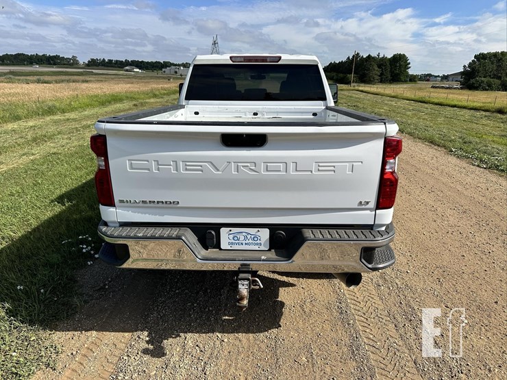 2021-chevrolet-silverado-2500hd-lt-image-15