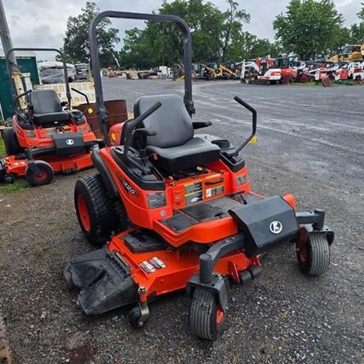KUBOTA ZD326S