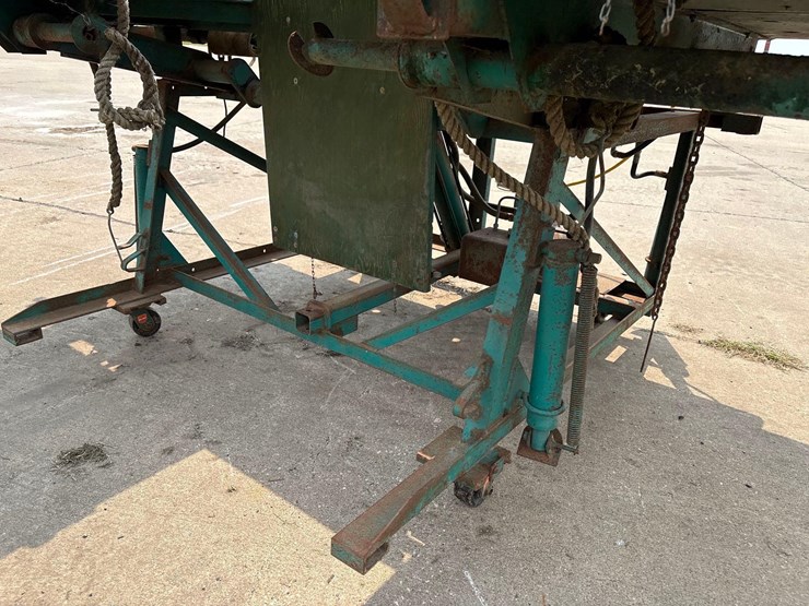 douglas-tilt-master-hoof-trimming-table-image-6