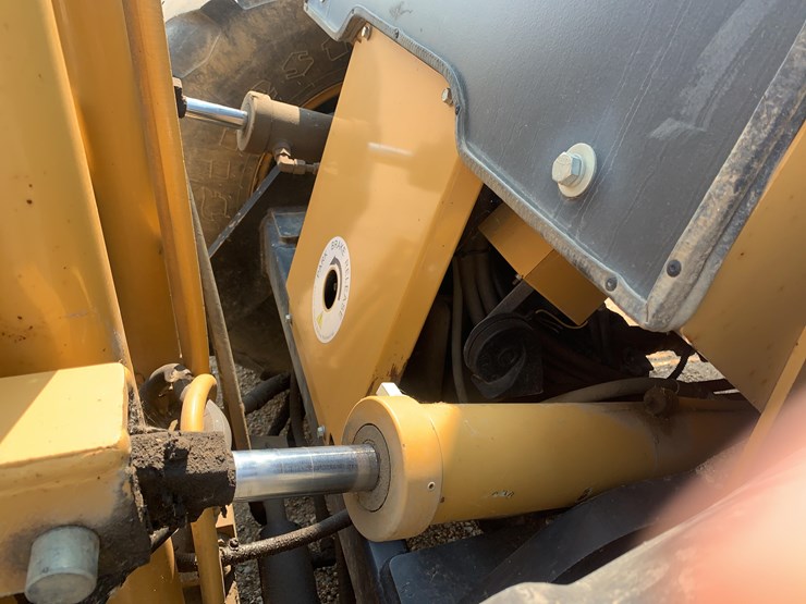 hp-8500-harlow-fork-lift-image-19