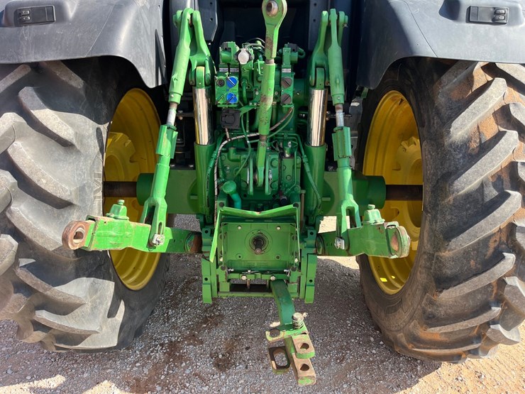 2014-john-deere-6210r-image-14