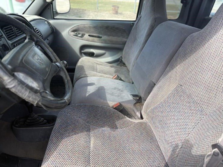 2001-dodge-2500-image-20