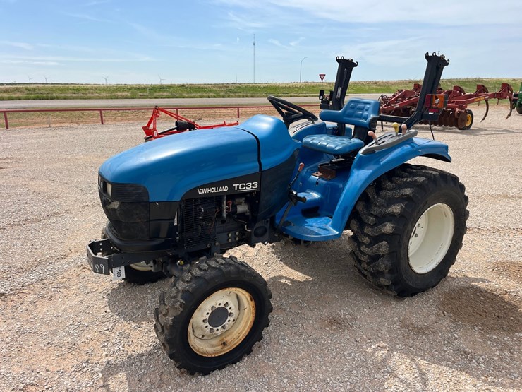 new-holland-tc33-image-1