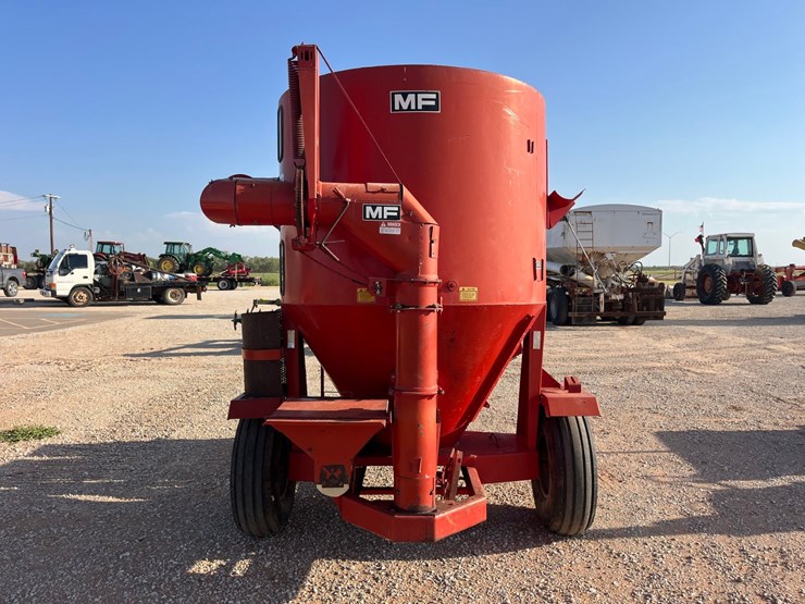 massey-ferguson-1050-image-8