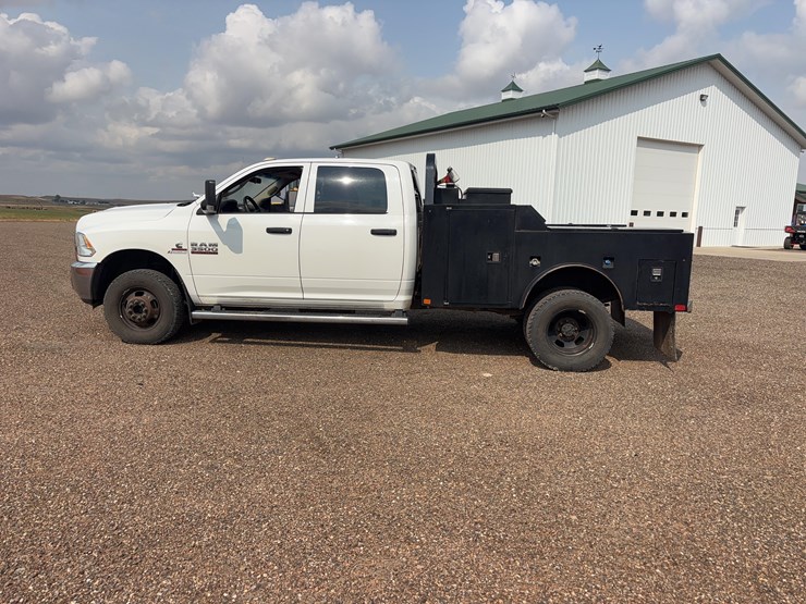 2016-dodge-3500-image-8
