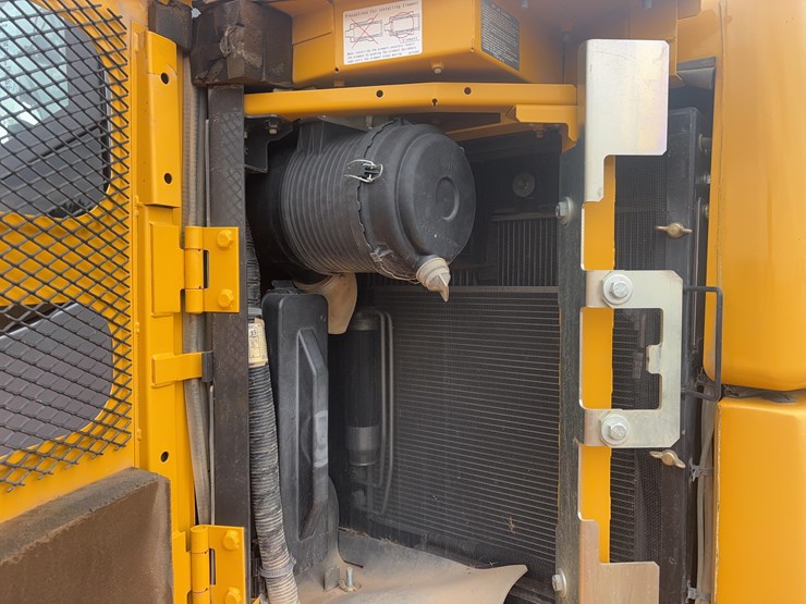 2017-deere-85g-image-9