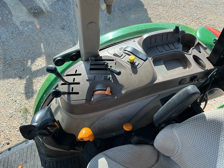 2019-john-deere-5100e-image-18