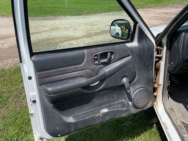 1998-chevrolet-s10-image-10