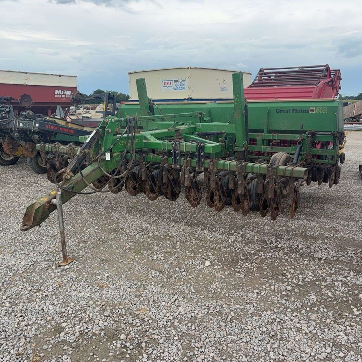 Great Plains 15ft No-Till Drill, 7.5'' Spacing, Narrow Press Wheels in box, Pull Type, Tandem Axle