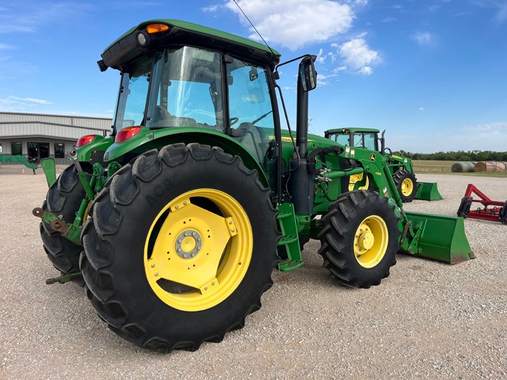 2017-john-deere-6120e-image-12