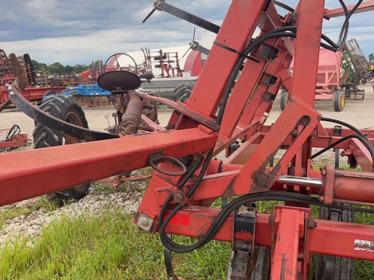 case-ih-4800-image-11