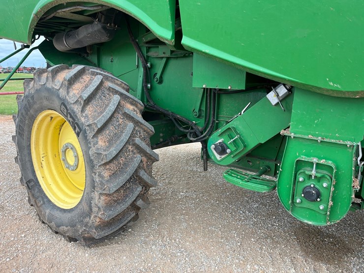 2011-john-deere-s670-image-12