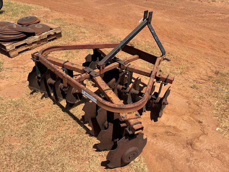 #t10002-•-cattle-chute-image-3