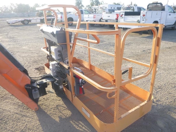 2013-jlg-860sj-image-8