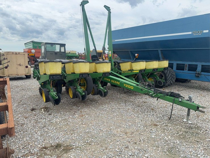 john-deere-7200-image-2