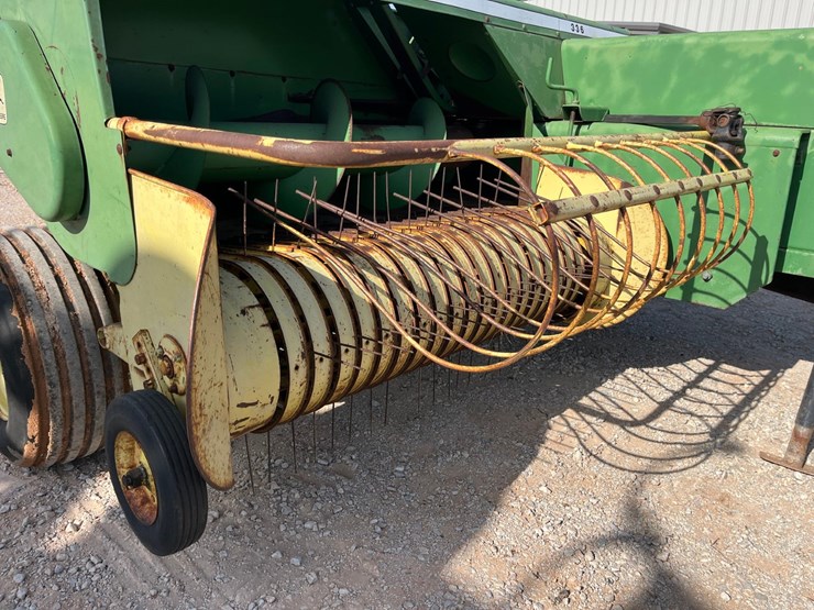 john-deere-336-image-2