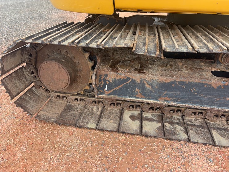 2017-deere-85g-image-16