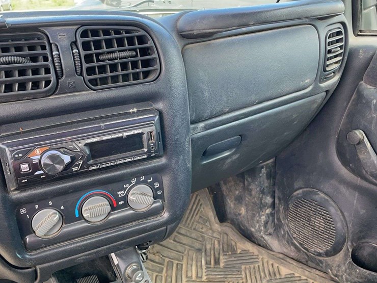 1998-chevrolet-s10-image-6