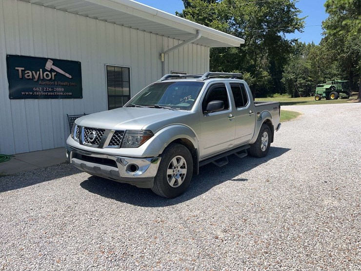 2008-nissan-frontier-image-2