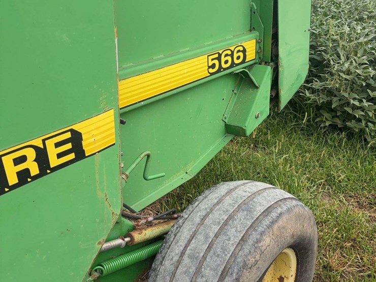 2026-john-deere-566-image-9