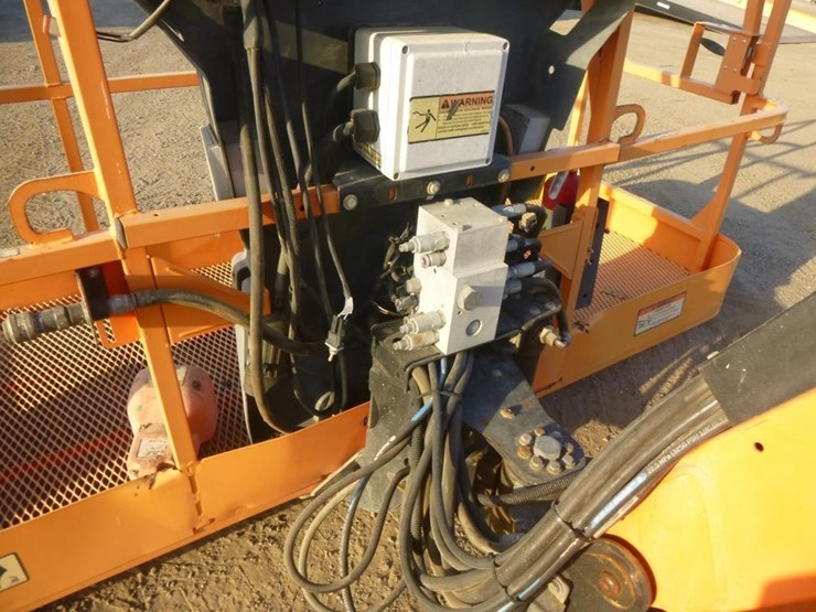 2013-jlg-860sj-image-10