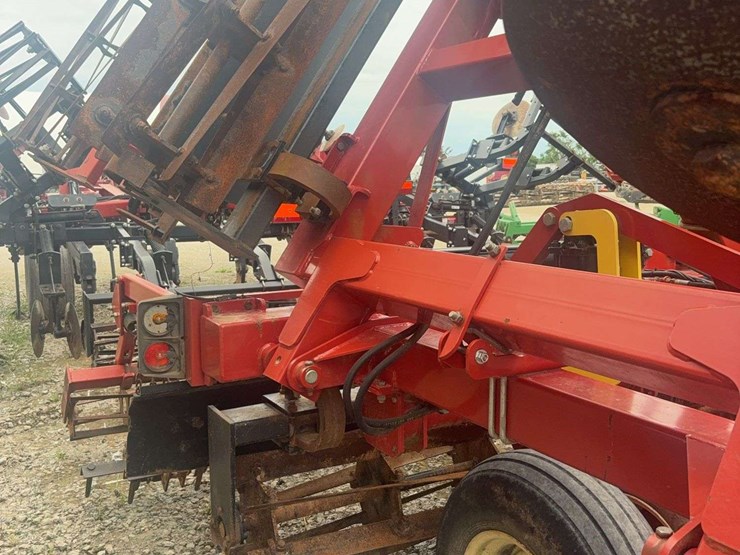 25ft-reel-disk,-levelly-bar,-5-bar-harrow,-single-rolling-basket,-tandem-axle,-19"-disc-blade-and-beater-bar.-image-18