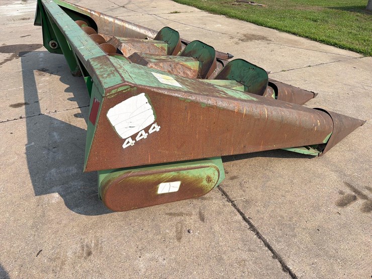 john-deere-444-image-11