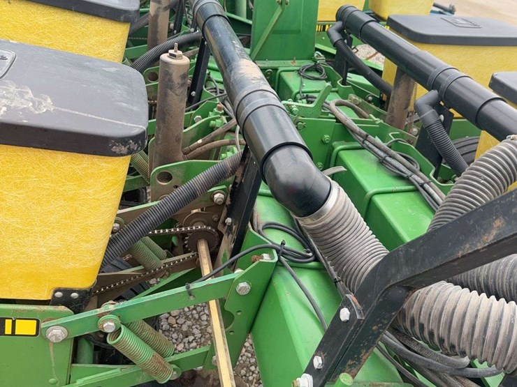john-deere-7200-image-8