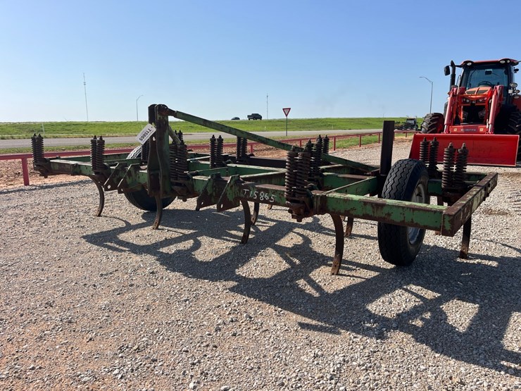john-deere-100-image-1