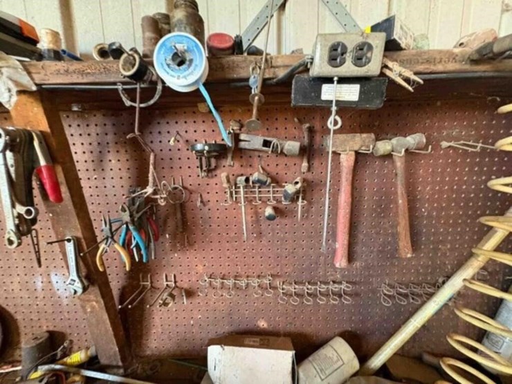 contents-of-northwest-wall-image-18