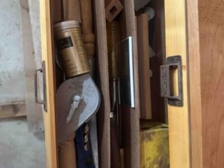 custom-made-wood-&-tool-cabinet-image-8
