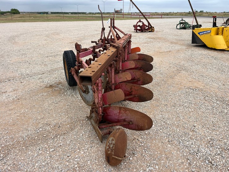 massey-ferguson-82-image-5