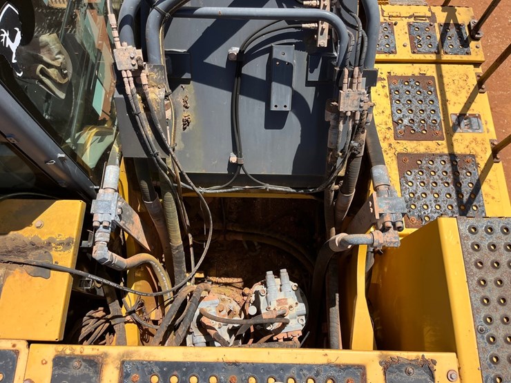 #t8699-•-2018-deere-470g-image-35