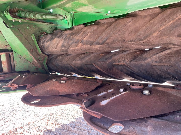 2016-john-deere-835-image-8