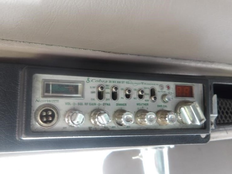 2002-international-5500i-6x4-dump-truck-image-22