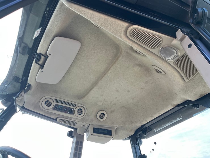 2017-john-deere-6120e-image-17