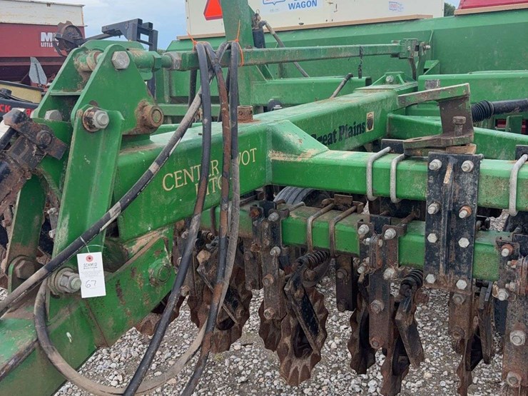 great-plains-15ft-no-till-drill,-7.5''-spacing,-narrow-press-wheels-in-box,-pull-type,-tandem-axle-image-7