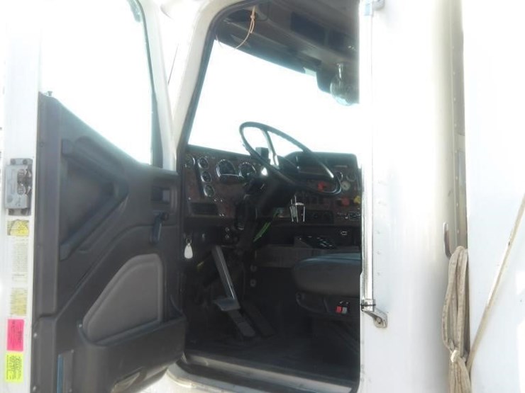 2002-international-5500i-6x4-dump-truck-image-16