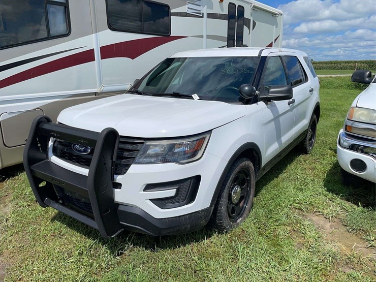 2017-ford-explorer-image-1