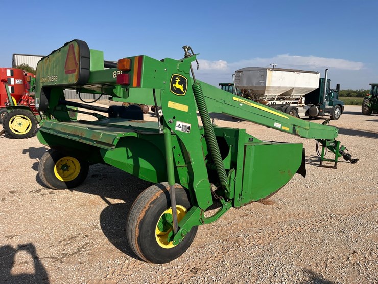 john-deere-835-image-10
