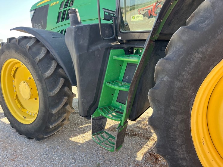 2014-john-deere-6210r-image-18