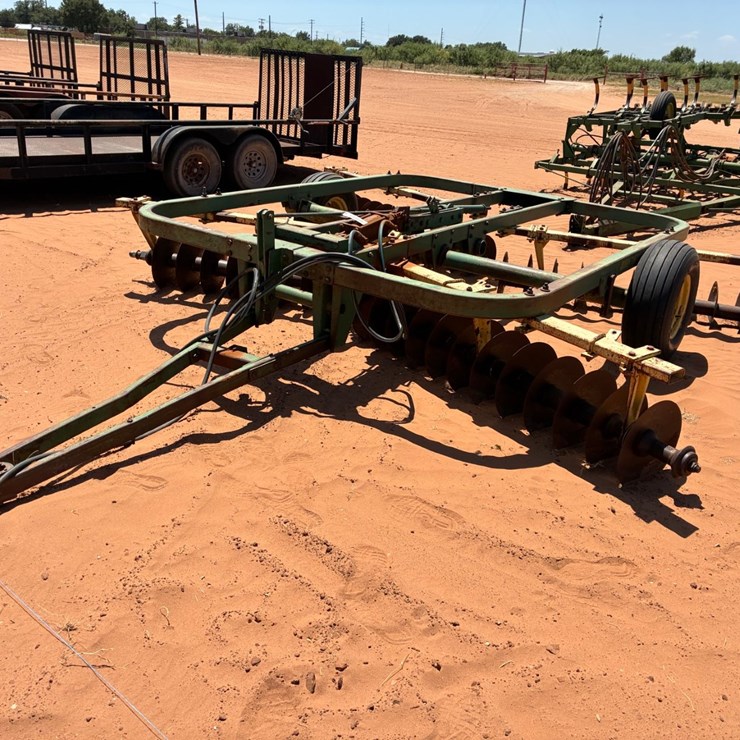 #T8868 • John Deere Disk