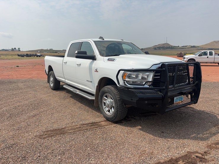2020-dodge-3500hd-image-3