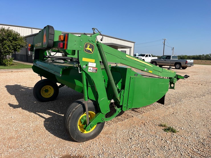 2016-john-deere-835-image-11
