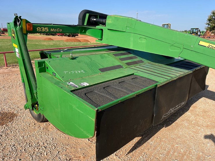 2016-john-deere-835-image-6