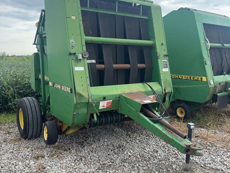 2025-john-deere-535-image-2