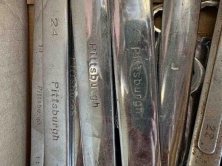 assort-of-wrenches-image-3